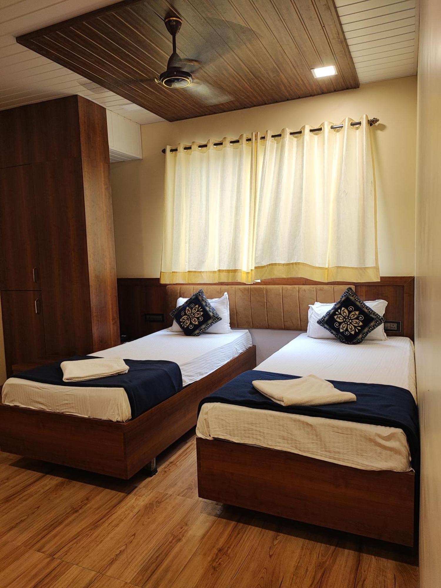 Hotel Starlit Νάβι Μουμπάι Εξωτερικό φωτογραφία